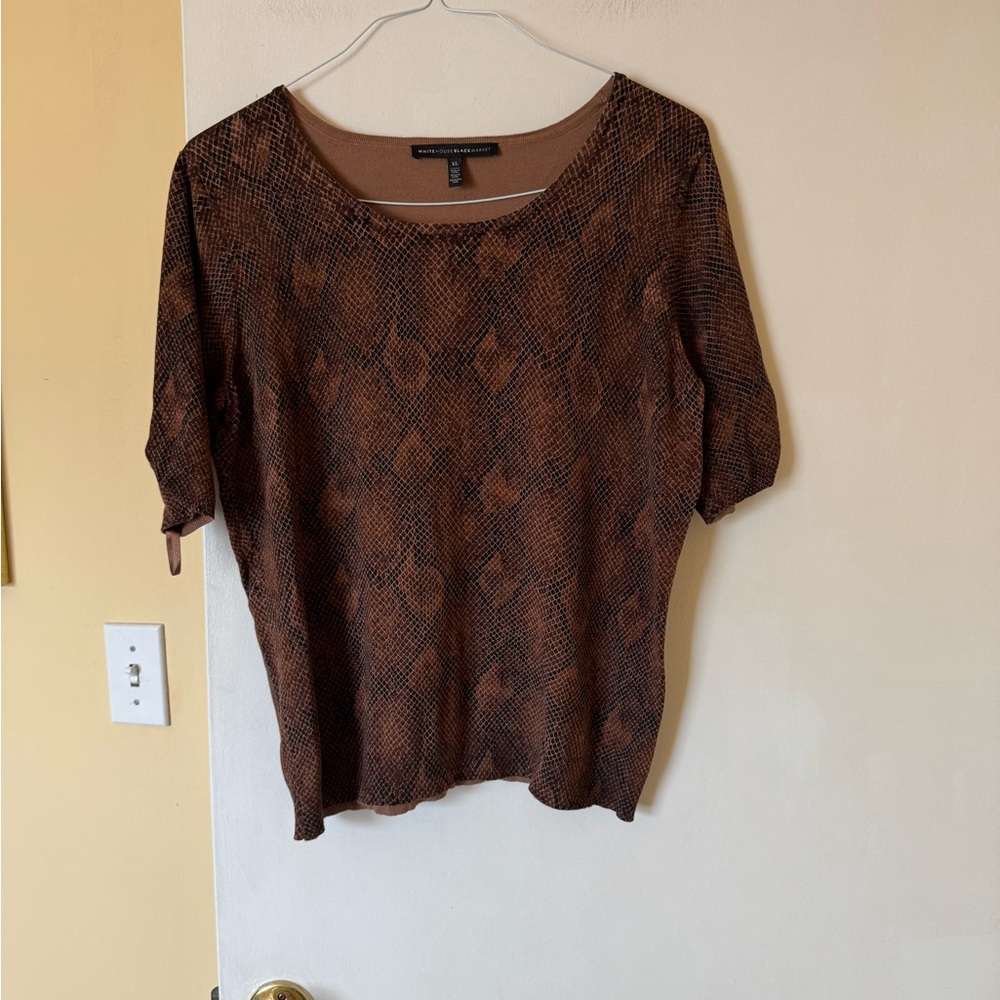 WHITE HOUSE BLACK MARKET top - size XL - EUC